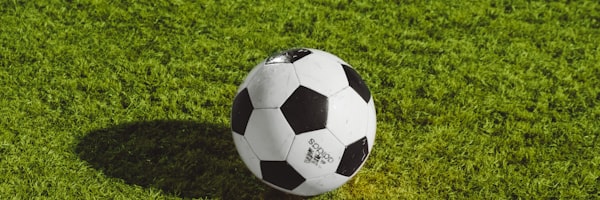 JRS直播足球赛事分类页面展示多个足球比赛场景